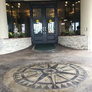 3* Hotel Pirates Cove Studios!